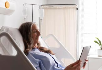 Lits médicalisés éléctriques :  fonctionnement et maintien à domicile