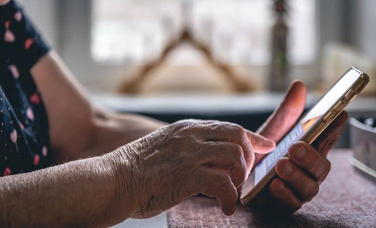 Les 5 Meilleures Applications pour Seniors : Simplifiez Votre Quotidien