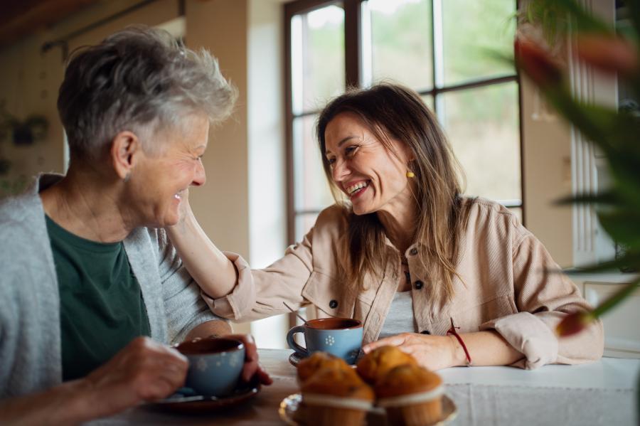 Interview de Bienalamaison pour le maintien des seniors à domicile
