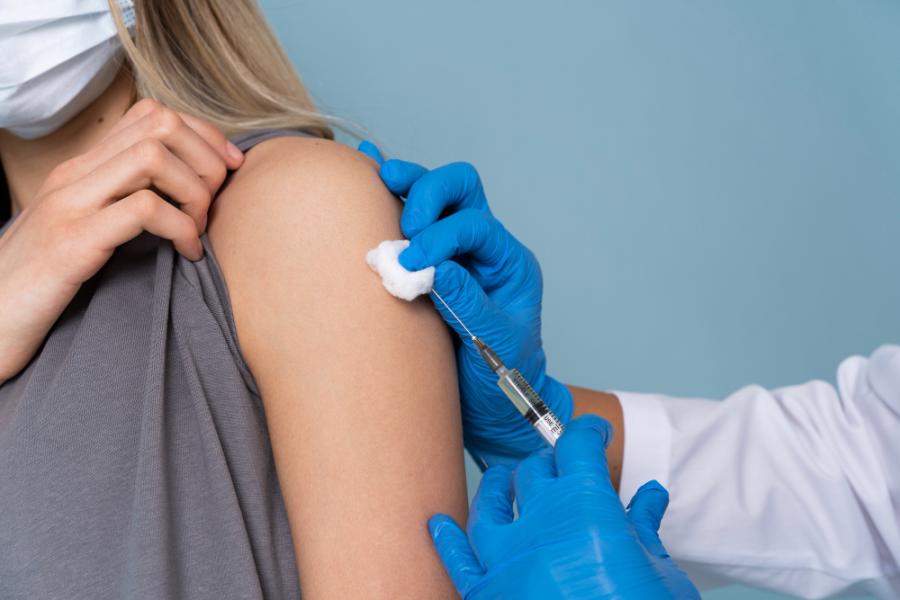 La vaccination des soignants en EHPAD : quelle est la situation actuelle ?