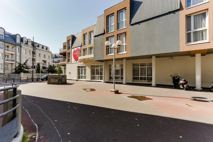 RESIDENCE JEAN ROSTAND