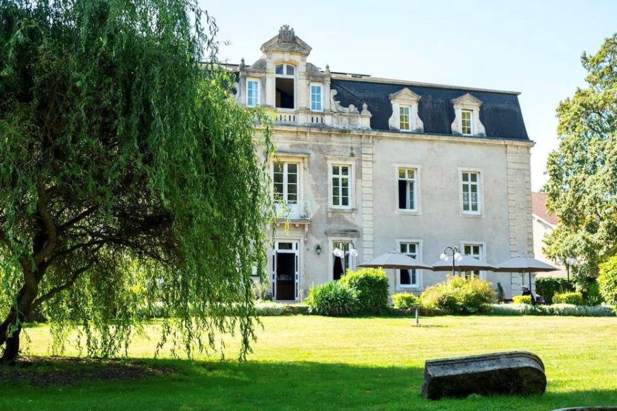 CHATEAU de NANTILLY - Résidence l'ORANGERIE