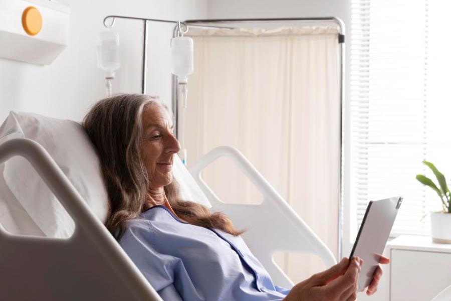 Lits médicalisés éléctriques : fonctionnement et maintien à domicile