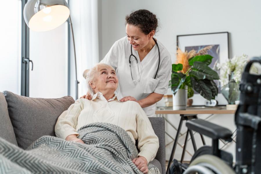 Hospitalisation : organiser son retour à domicile