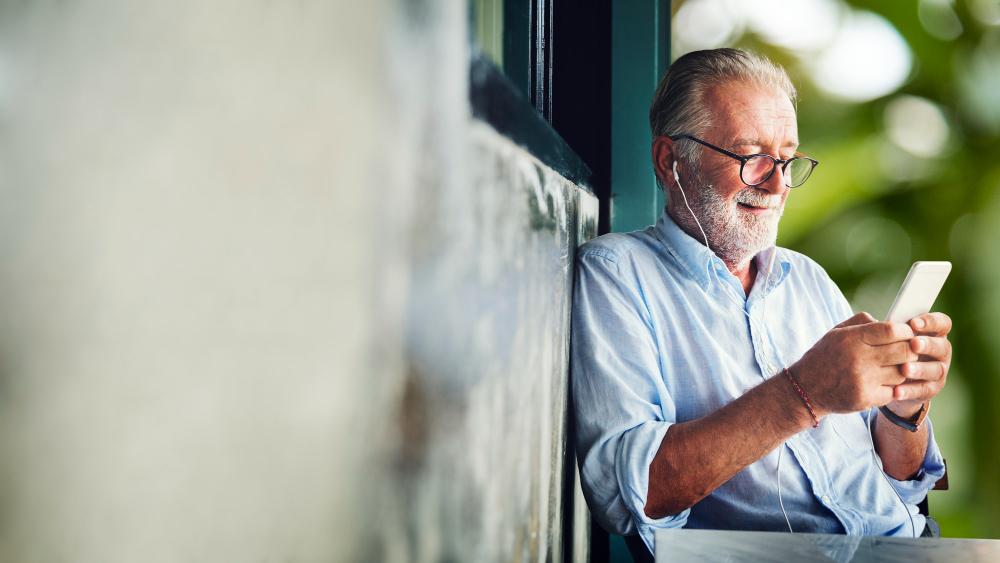 Seniors : comment choisir son téléphone portable?