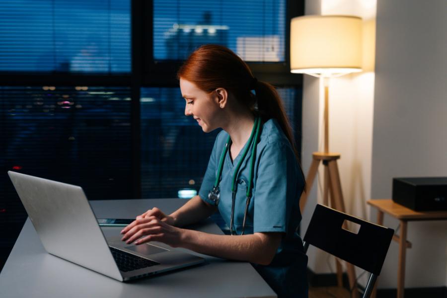 Travail de nuit en EHPAD : nos conseils
