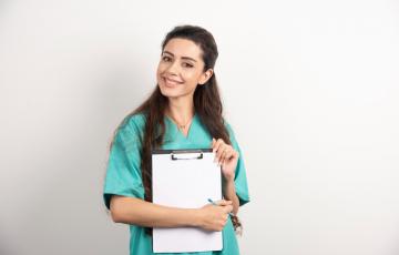 Formation pour devenir assistante de soins en gérontologie (ASG) en EHPAD
